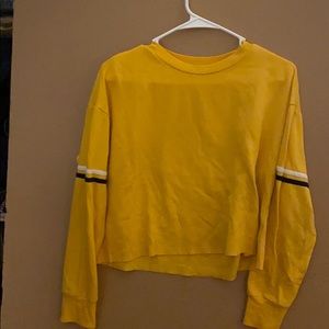 Cropped yellow sweatshirt
